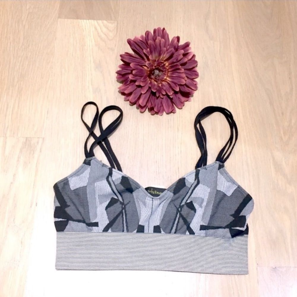 LF's Over 50%off Strapped Whitney Eve XS/S bra!